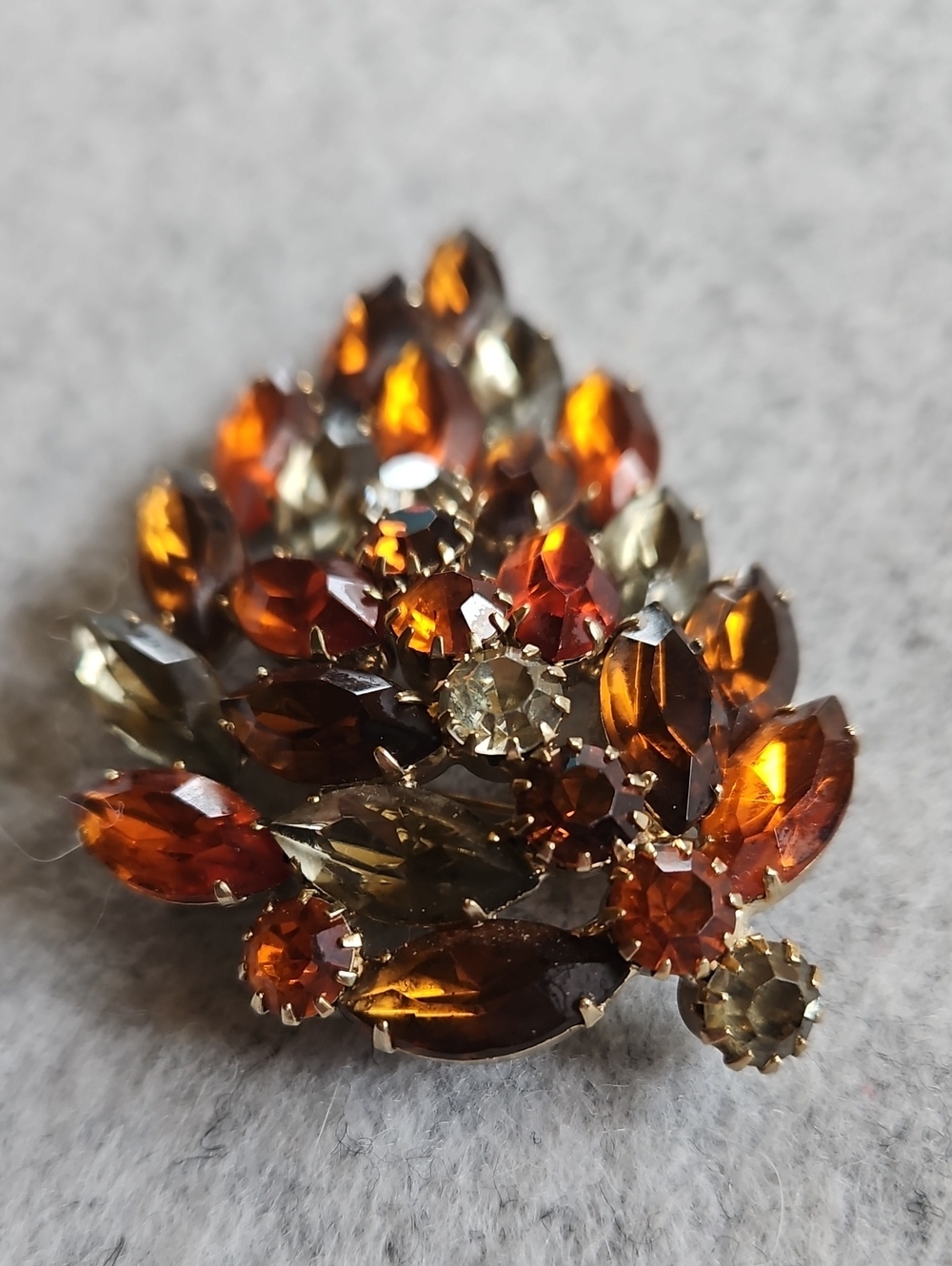 Vintage Amber and Topaz Navette And Round Rhinestone Leaf Brooch Gold Tone - Picture 7 of 8